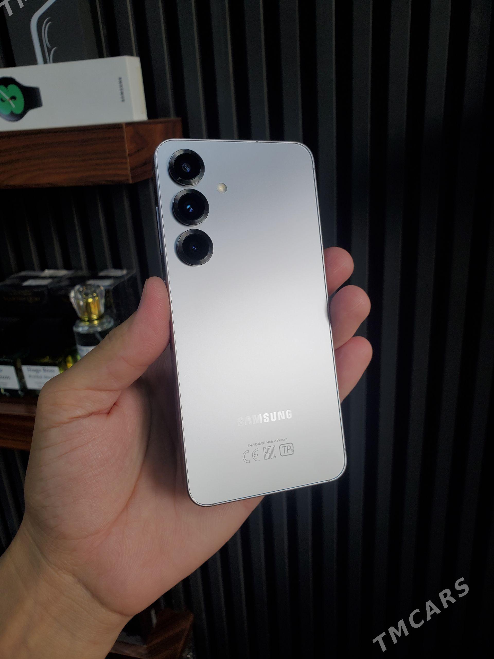 S25 12/128 - Mary - img 1