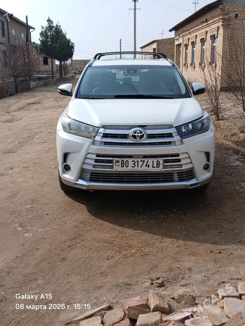 Toyota Highlander 2019 - 530 000 TMT - Дянев - img 1