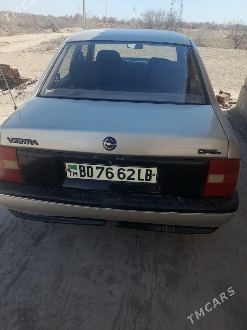 Opel Vectra 1991 - 36 000 TMT - Фарап - img 1