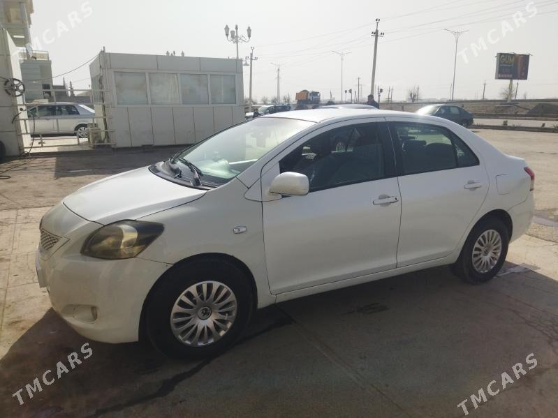 Toyota Yaris 2010 - 120 000 TMT - Туркменабат - img 1