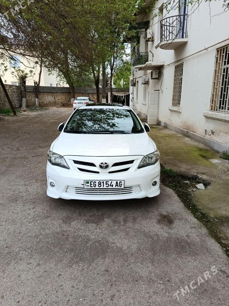 Toyota Corolla 2013 - 200 000 TMT - Ким район - img 1