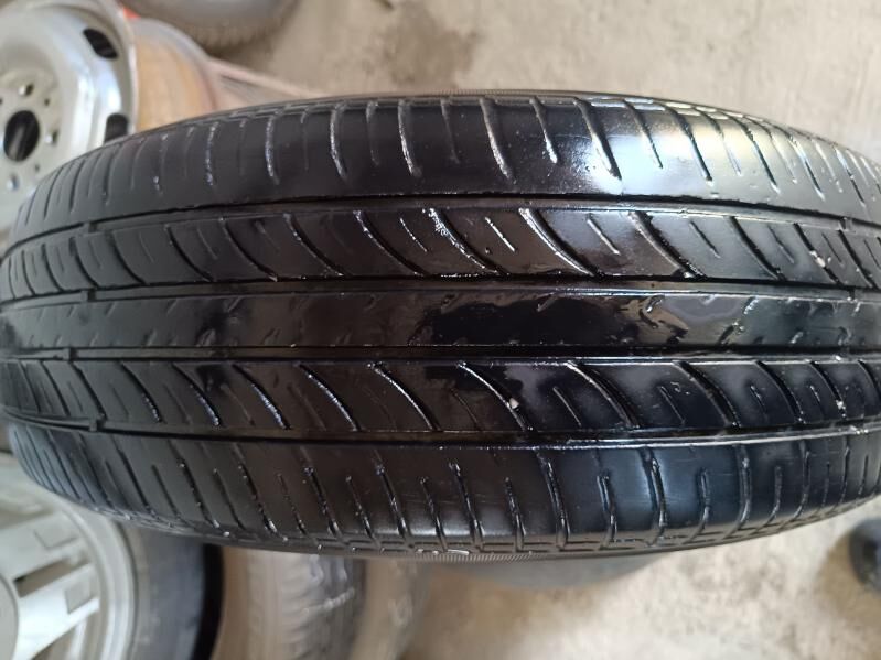 185,70,14 bezkamer 1 stuk 250 TMT - Сакар - img 1