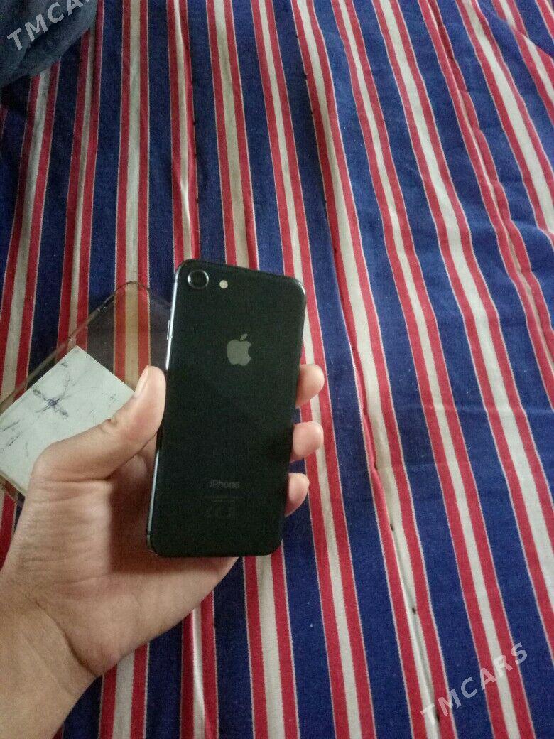 iPhone 8 - Mary - img 1