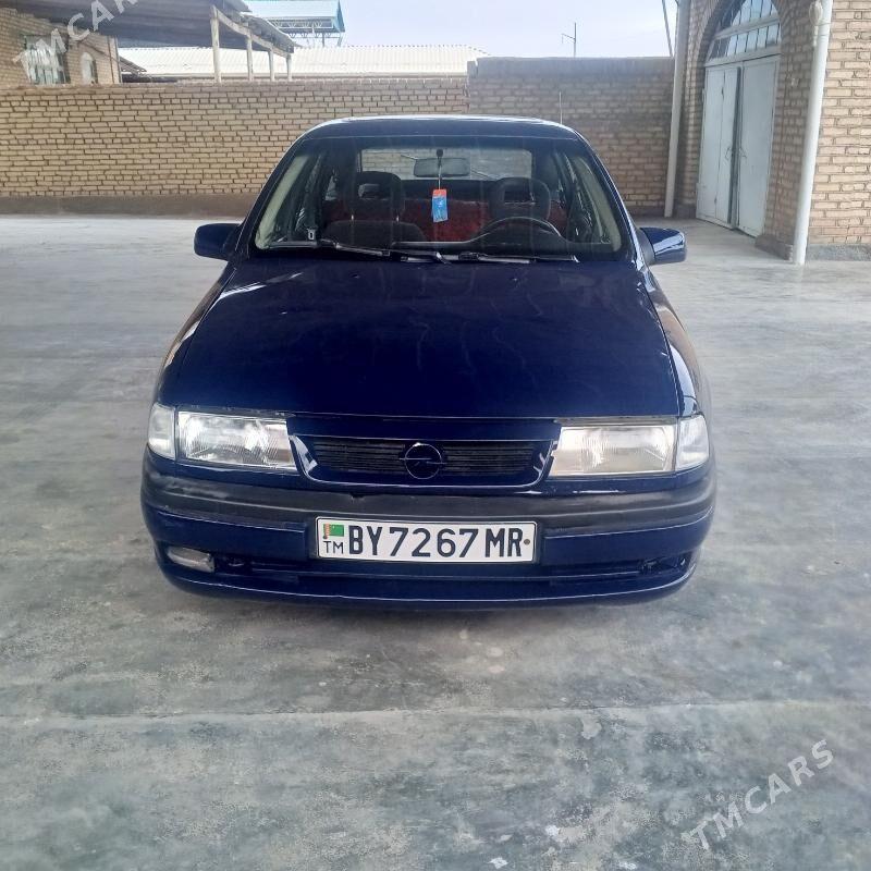 Opel Vectra 1993 - 36 000 TMT - Мары - img 1