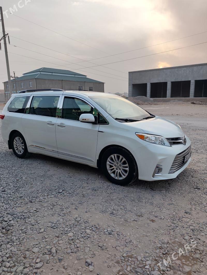 Toyota Sienna 2017 - 480 000 TMT - Halaç - img 1