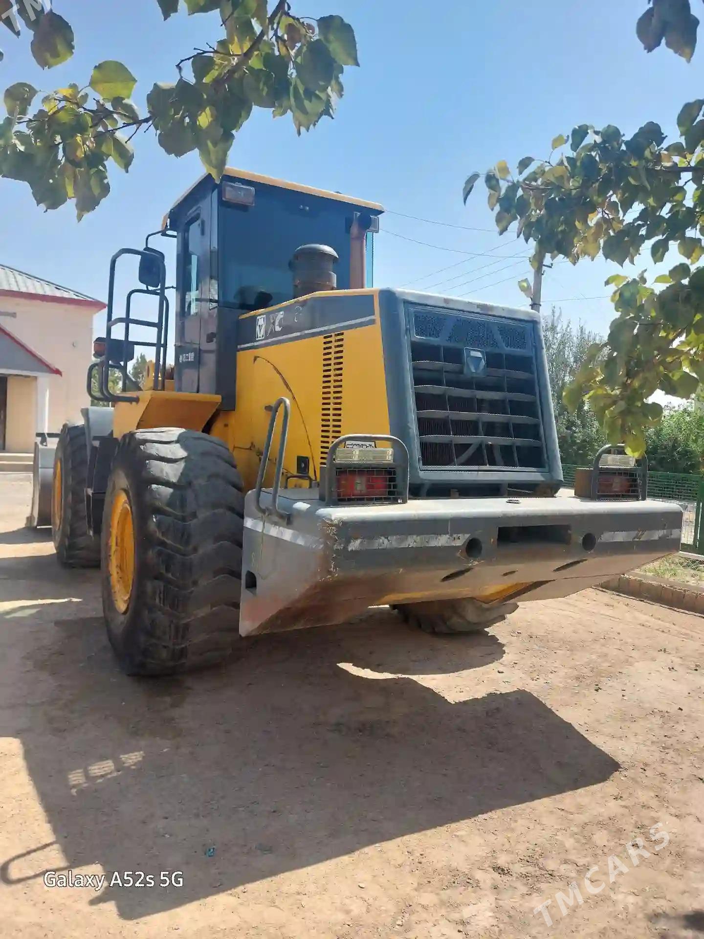 XCMG ZL50 2011 - 550 000 TMT - Ýolöten - img 1