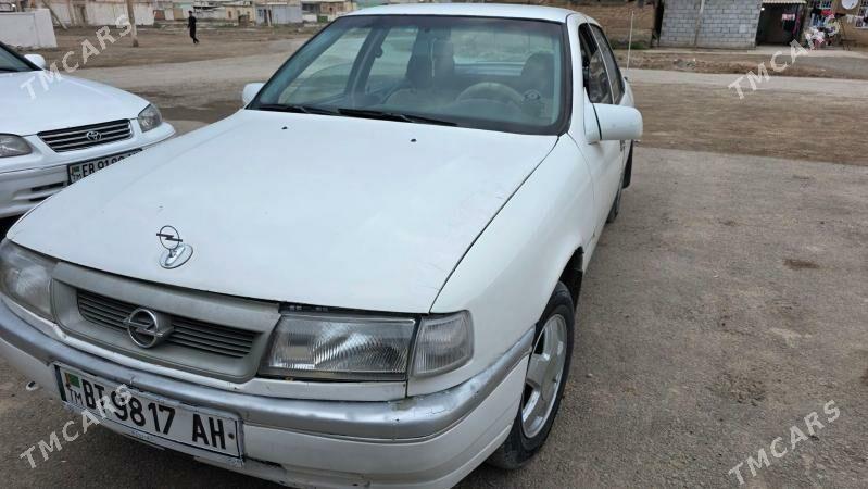 Opel Vectra 1989 - 21 000 TMT - Теджен - img 1