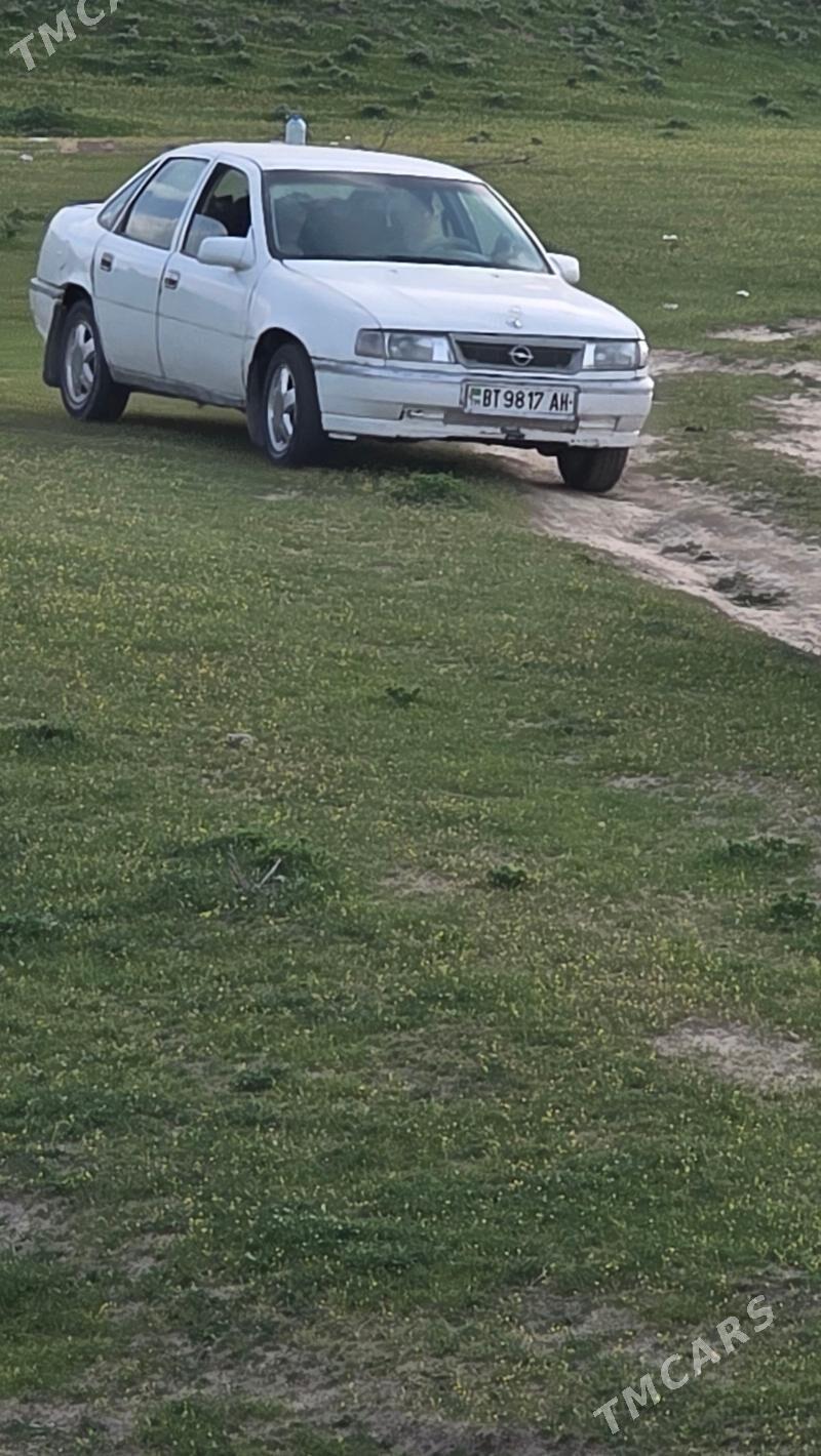 Opel Vectra 1990 - 22 000 TMT - Теджен - img 1