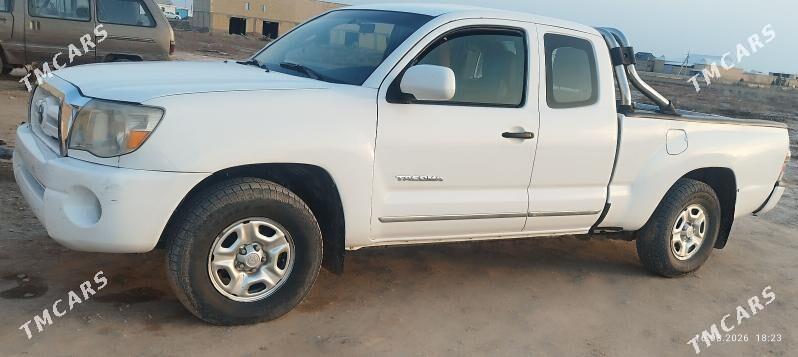 Toyota Tacoma 2013 - 240 000 TMT - Туркменабат - img 1