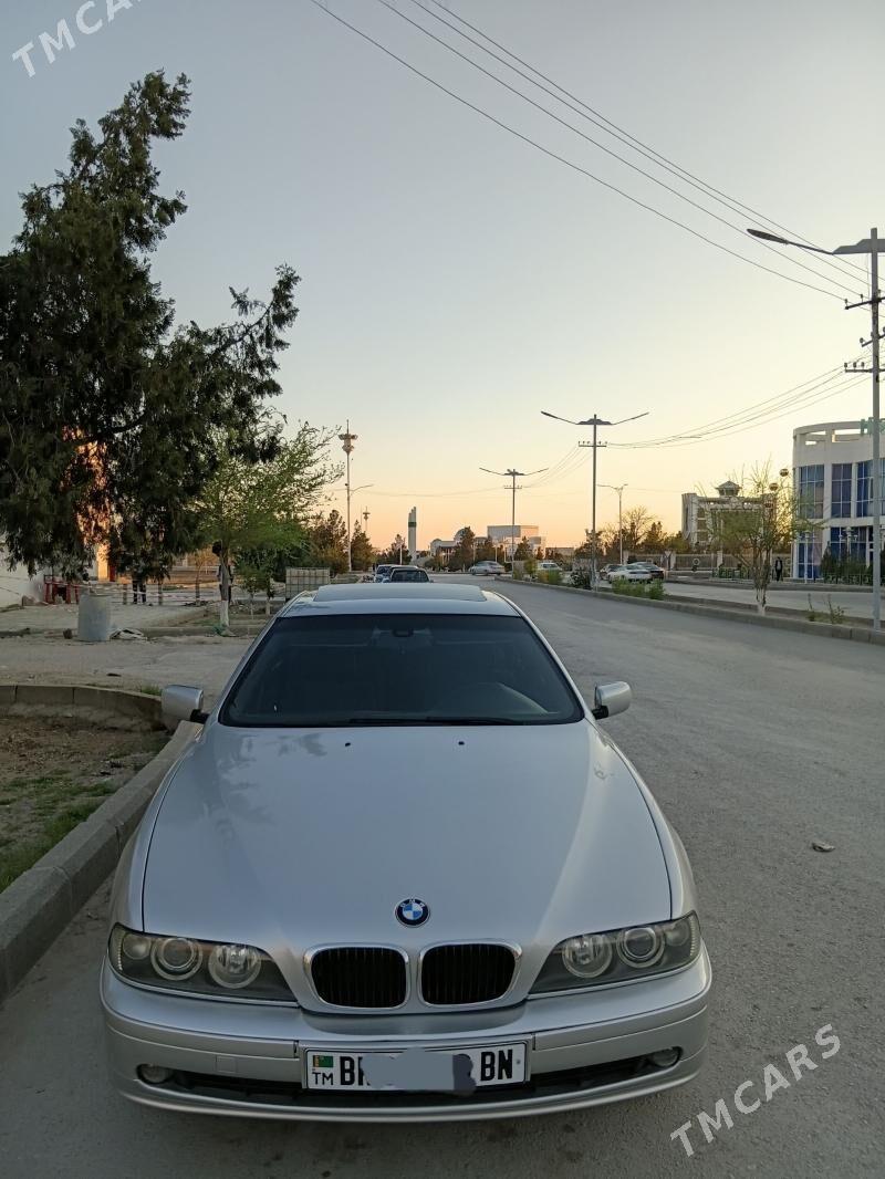 BMW E39 2001 - 120 000 TMT - Балканабат - img 1