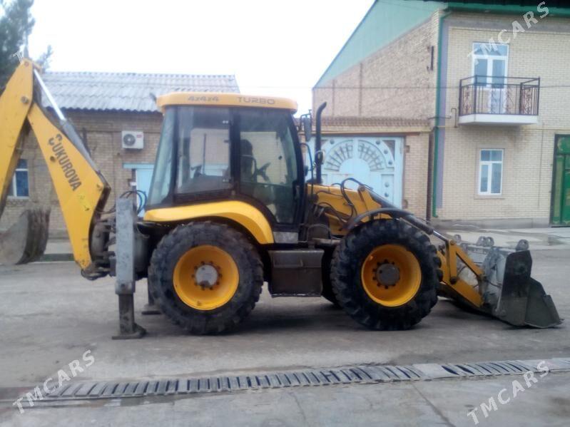 JCB 4CX ECO 2010 - 350 000 TMT - Çärjew - img 1