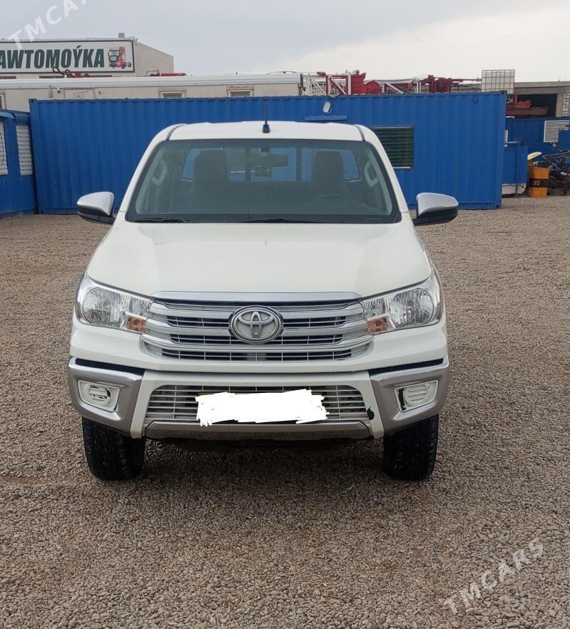 Toyota Hilux 2021 - 500 000 TMT - Балканабат - img 1