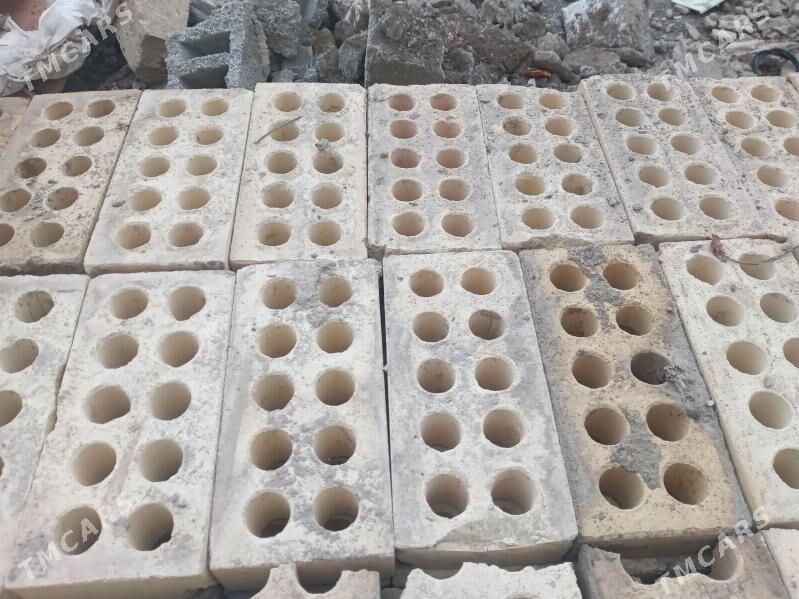 кирпичи - Туркменбаши - img 1