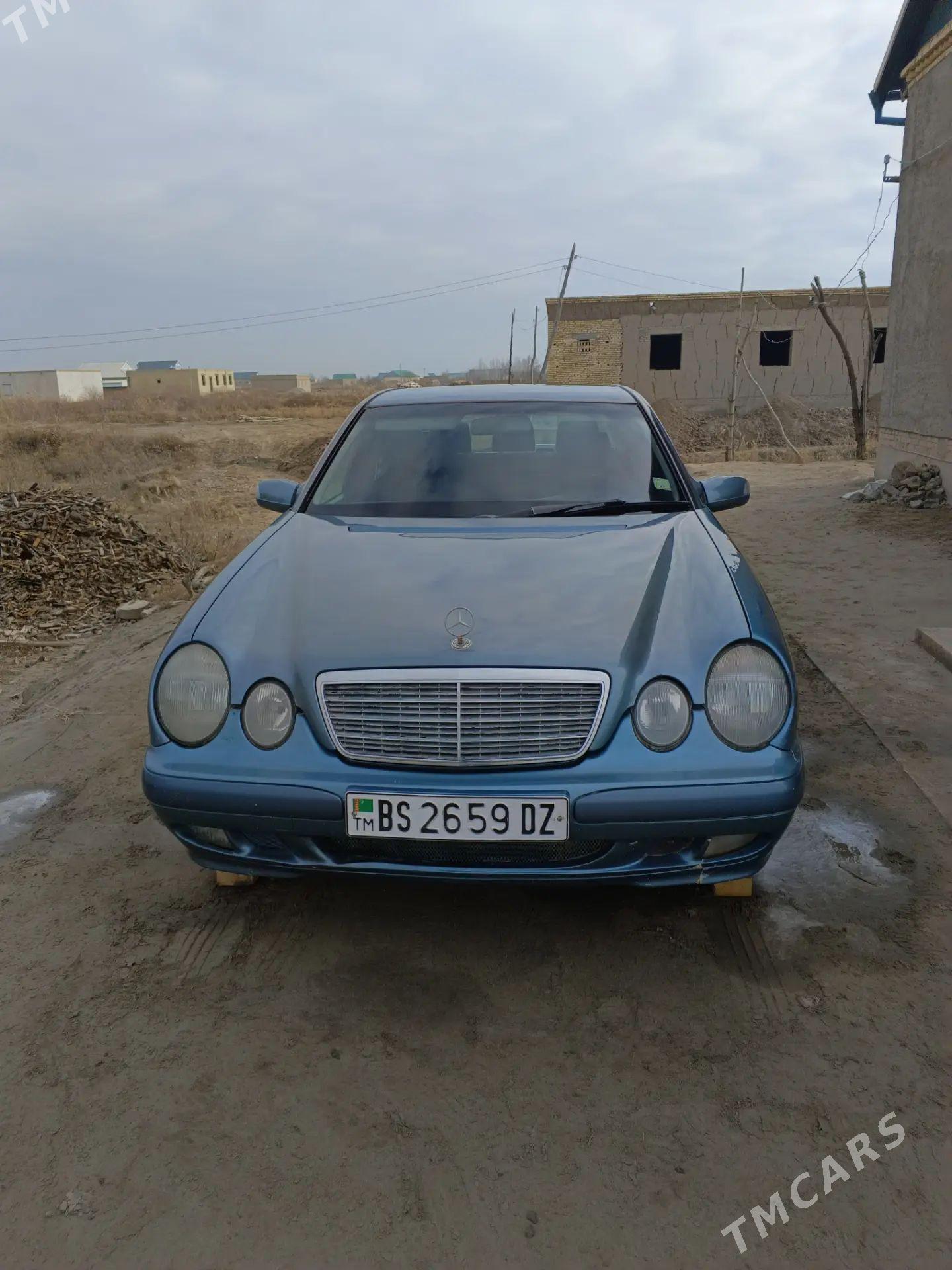 Mercedes-Benz E320 2001 - 90 000 TMT - Кёнеургенч - img 1