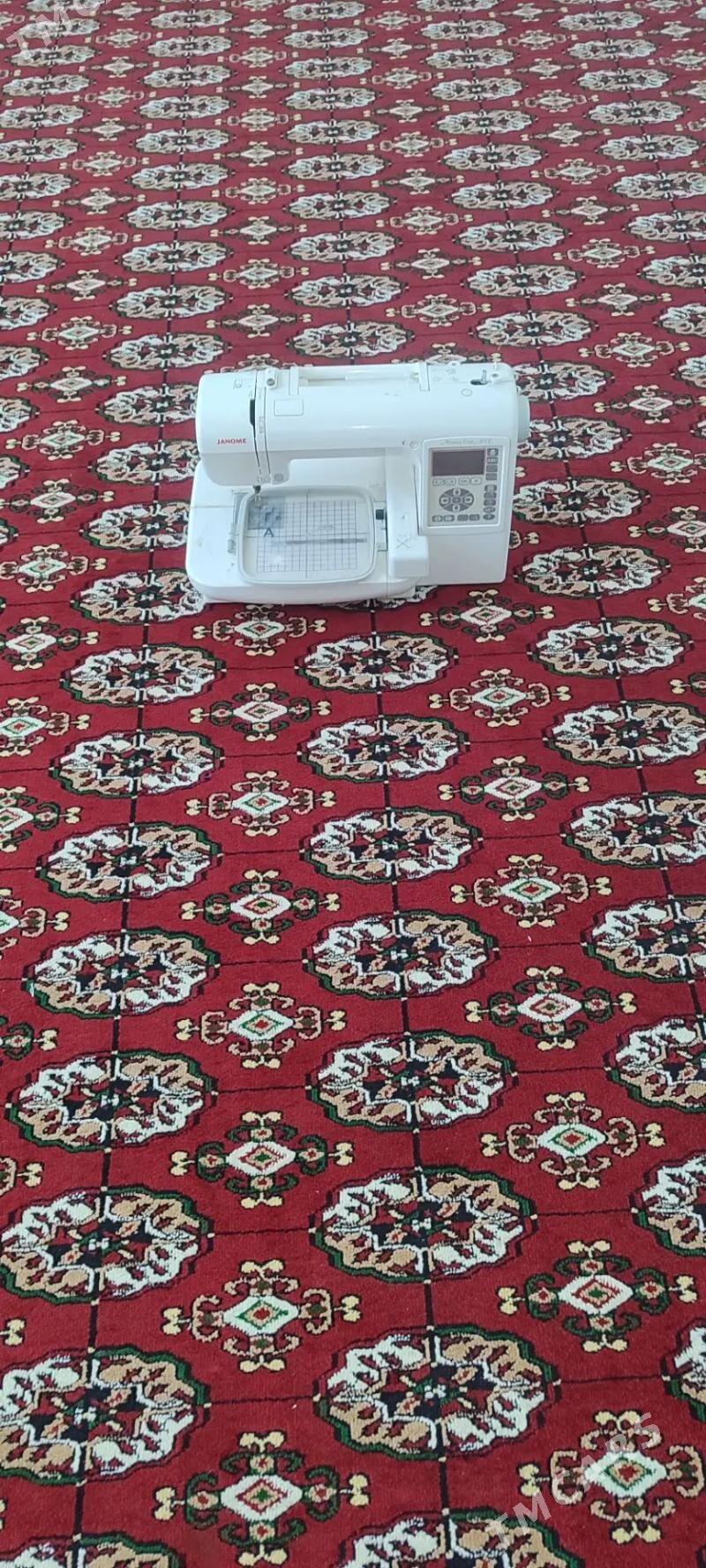 yaka masyn 200 e janome - Мир 7 - img 1