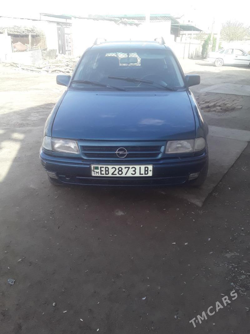 Opel Astra 1993 - 40 000 TMT - Фарап - img 1