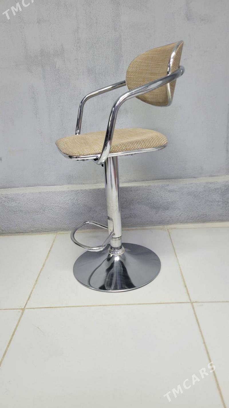 baricny stul - Ýaşlyk - img 1