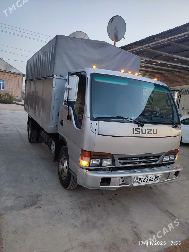 Isuzu VehiCROSS 1998 - 220 000 TMT - Мары - img 1