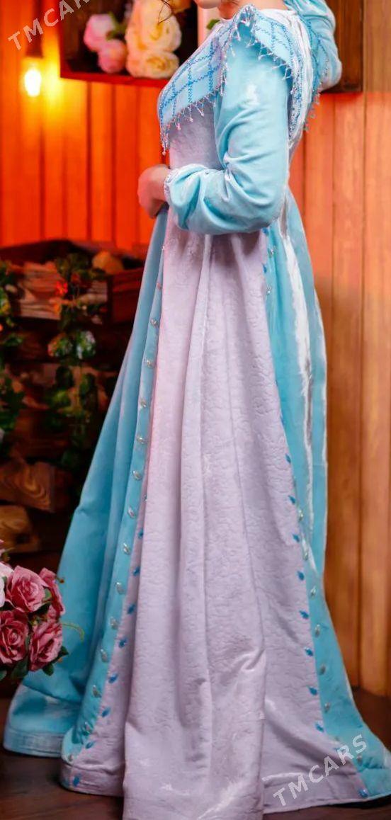 койнеклеркойнеклер - Mary - img 1