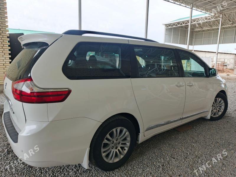 Toyota Sienna 2015 - 385 000 TMT - Бахарден - img 1