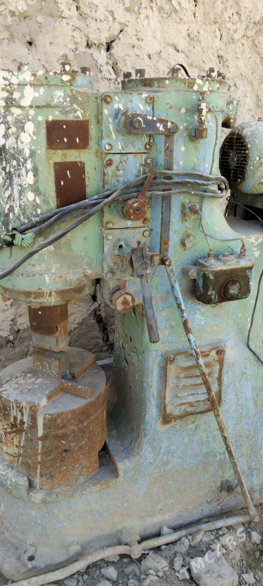 Электронный молот - Чарджоу - img 1