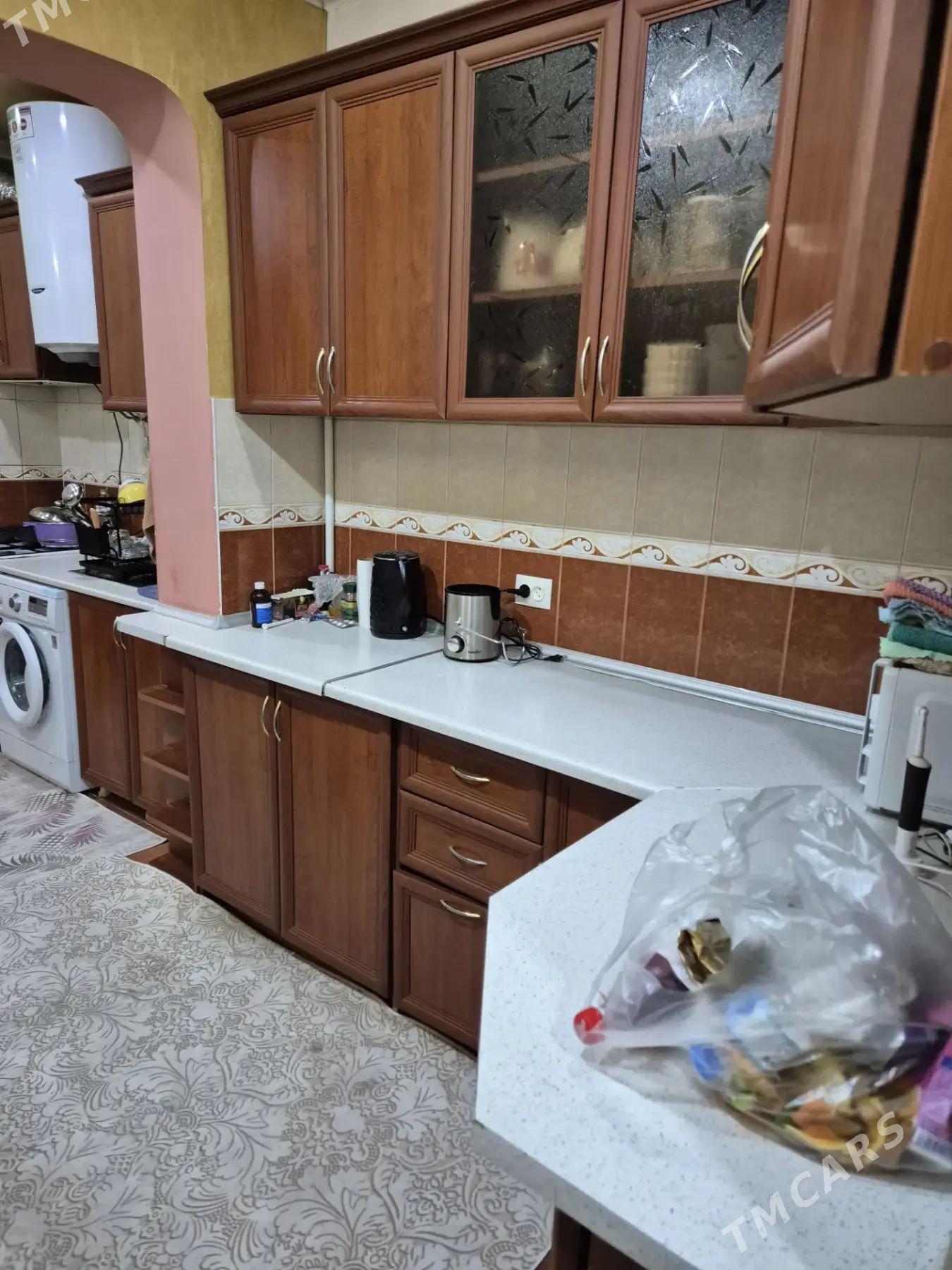 5mkr. 3 komnaty 2 et. 76m² - 5 мкр - img 1