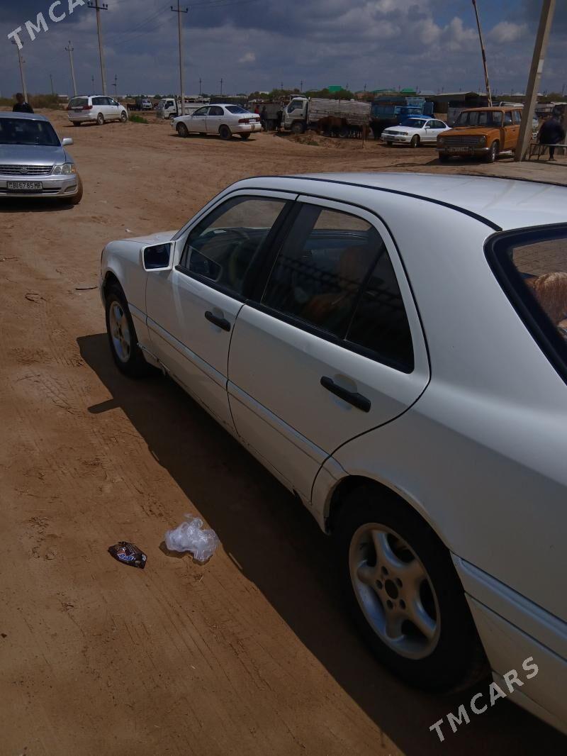 Mercedes-Benz C-Class 1995 - 50 000 TMT - Halaç - img 1