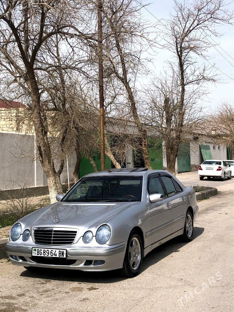 Mercedes-Benz E320 2000 - 145 000 TMT - Balkanabat - img 1