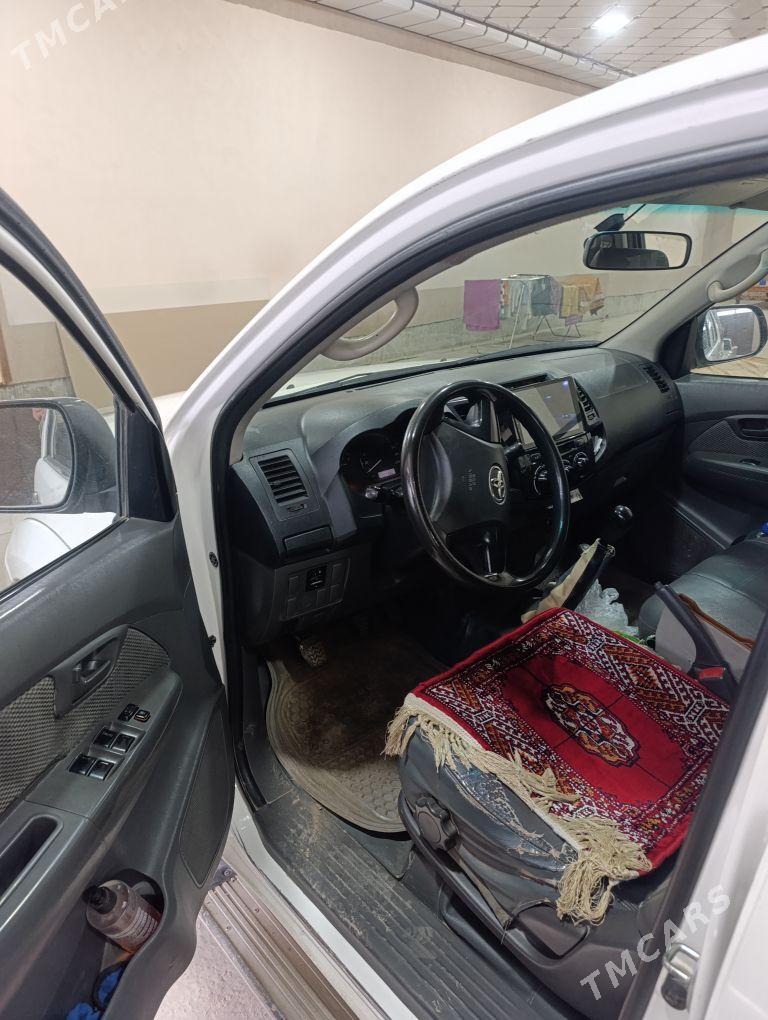 Toyota Hilux 2013 - 380 000 TMT - Туркменабат - img 1