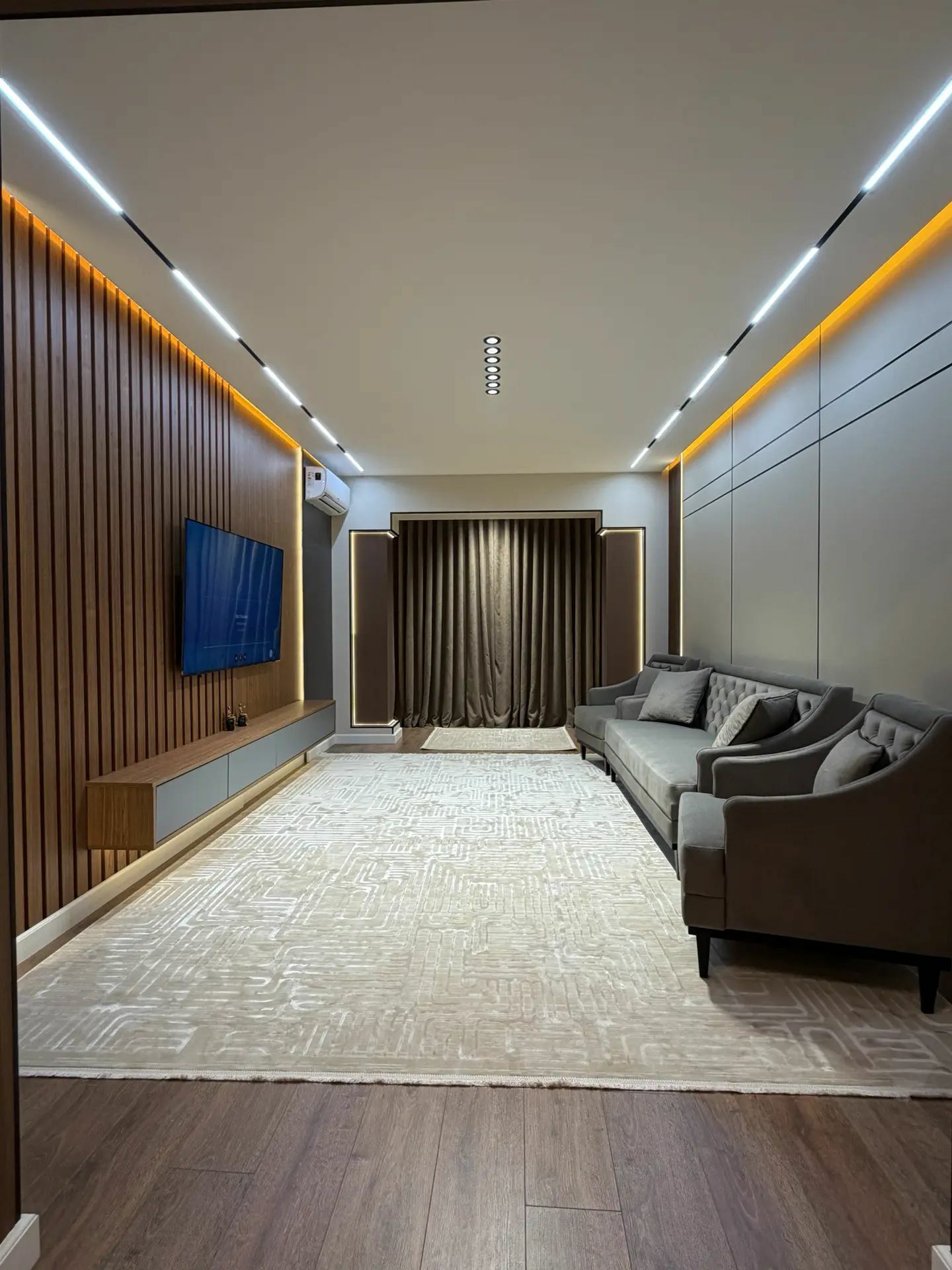 Gowdan W 2 Komnat - Гаудан "В" - img 1