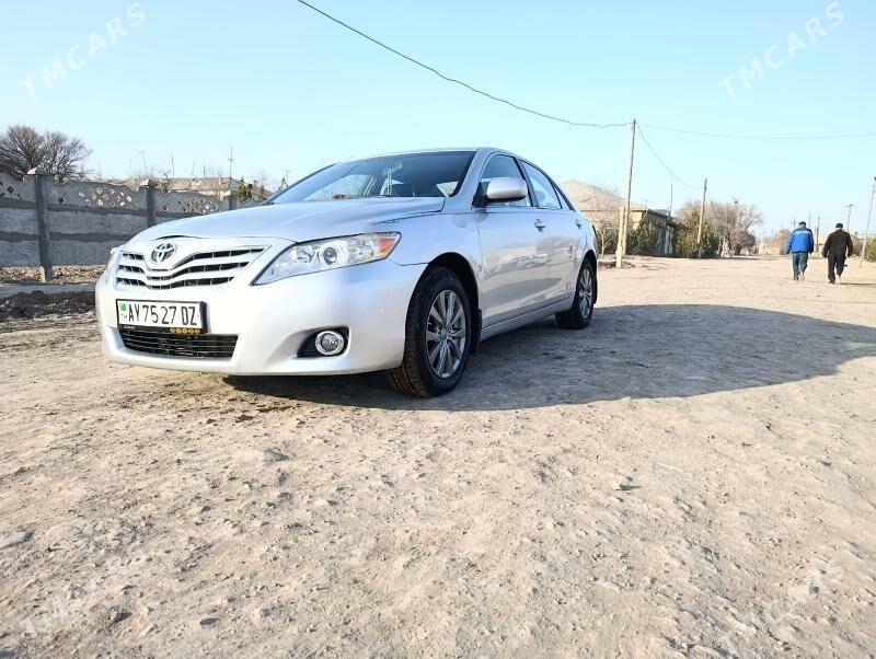 Toyota Camry 2011 - 155 000 TMT - Гурбансолтан Едже - img 1
