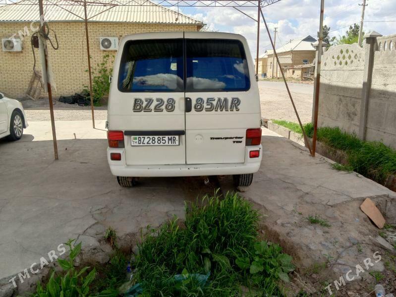 Toyota Hiace 2002 - 70 000 TMT - Mary - img 1