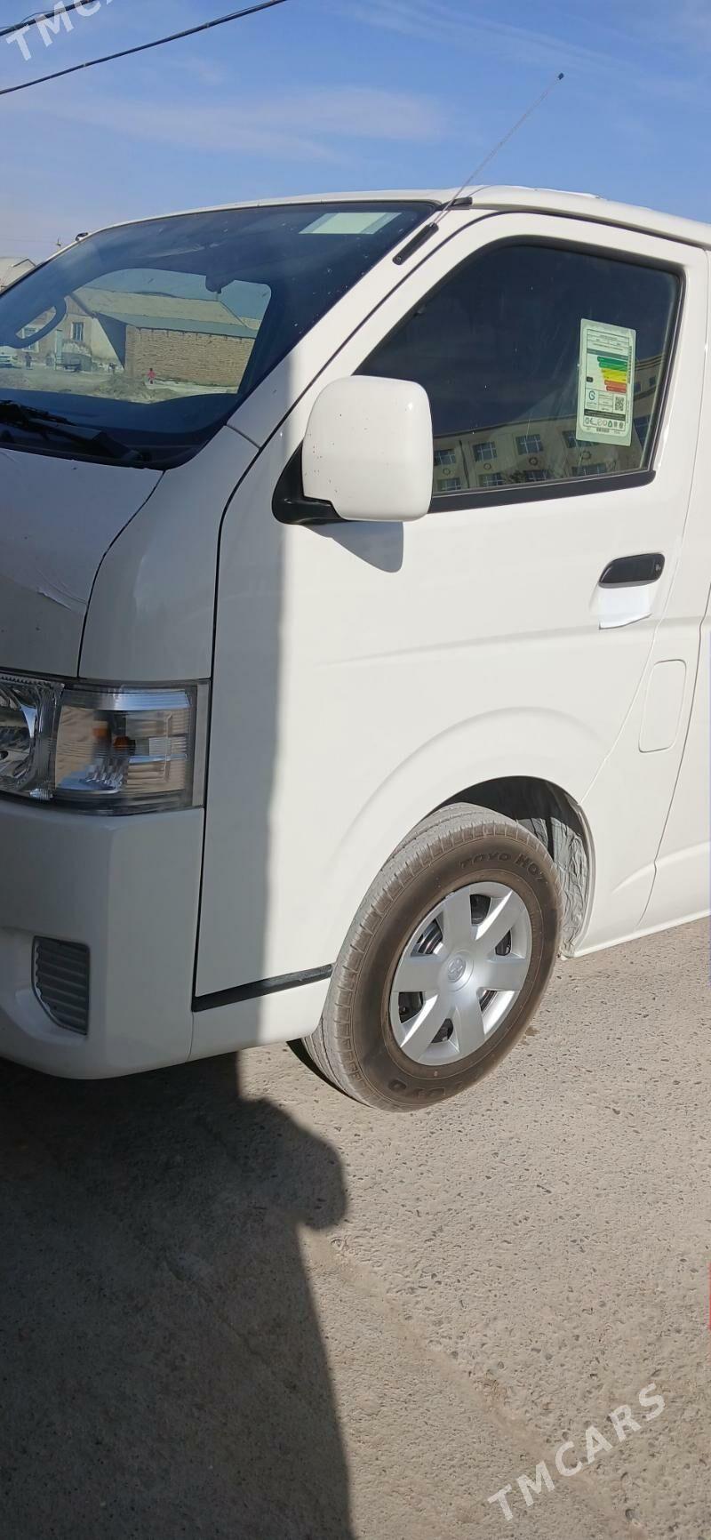 Toyota Hiace 2024 - 460 000 TMT - "Алтын Асыр" Гундогар базары ( Толкучка) - img 1
