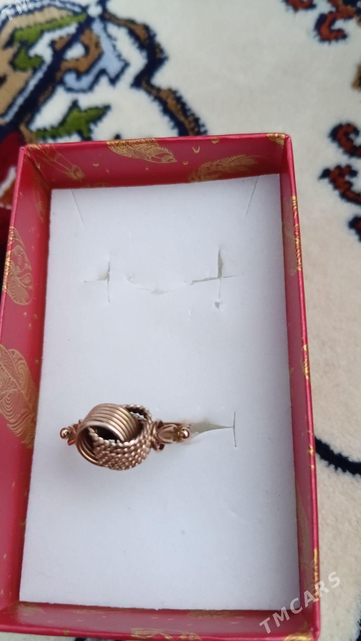 gyzyl ÿùzùk,золота - Mary - img 1