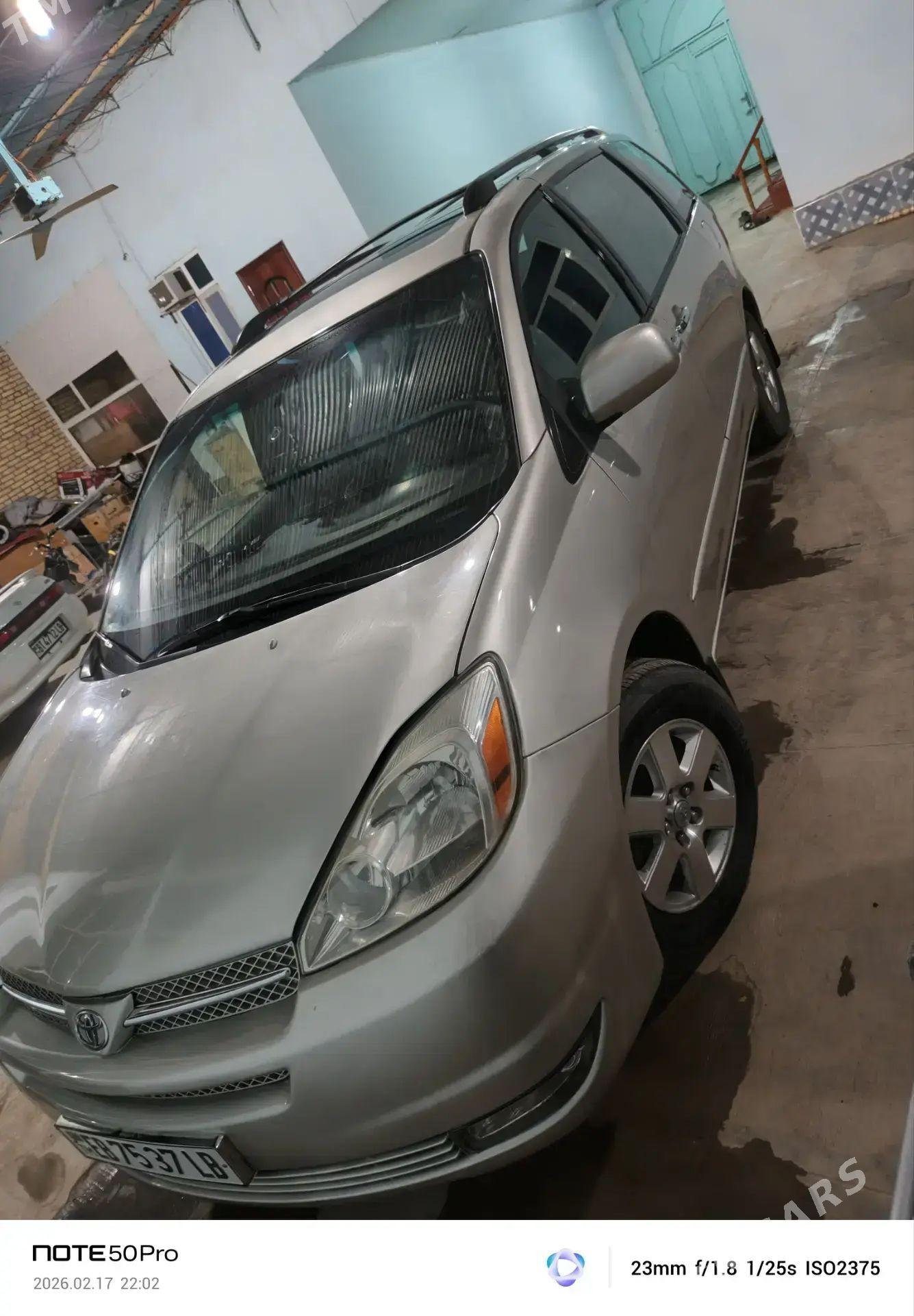 Toyota Sienna 2004 - 240 000 TMT - Türkmenabat - img 1