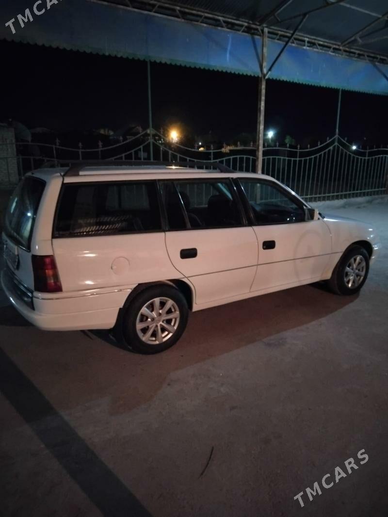 Opel Astra 1992 - 50 000 TMT - Бабадайхан - img 1