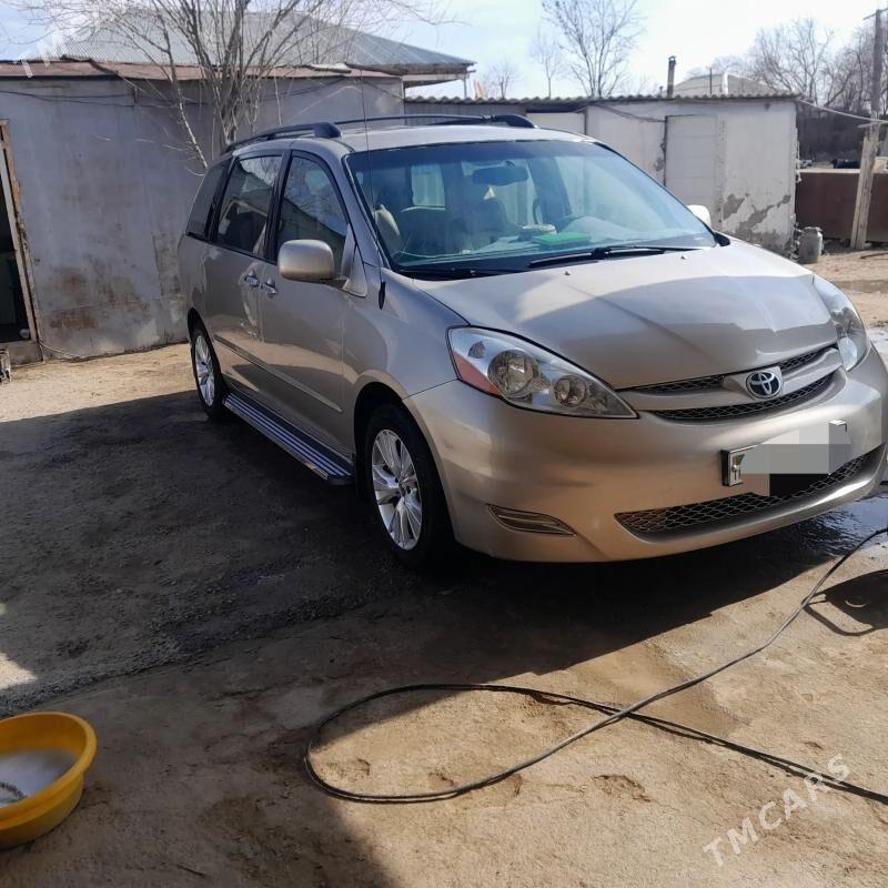 Toyota Sienna 2007 - 300 000 TMT - Ak bugdaý etraby - img 1
