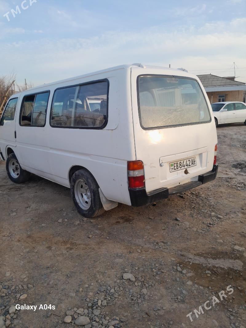 Toyota Hiace 1995 - 40 000 TMT - Теджен - img 1