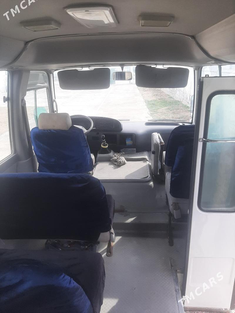 Toyota Coaster 2002 - 340 000 TMT - Чарджоу - img 1