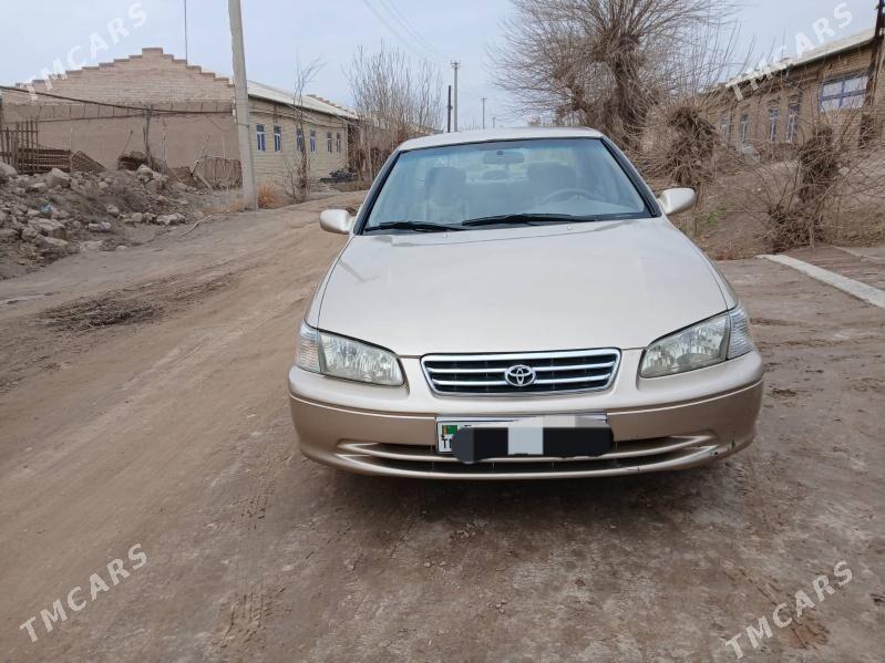 Toyota Camry 2001 - 145 000 TMT - Halaç - img 1