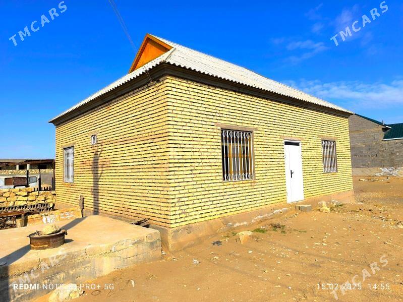 Jay - Гумдаг - img 1