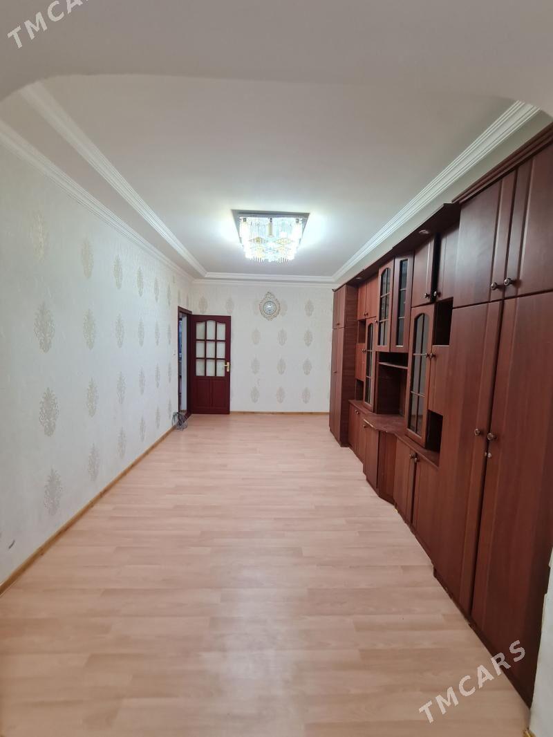 10mkr 3 komnat - 10 мкр - img 1