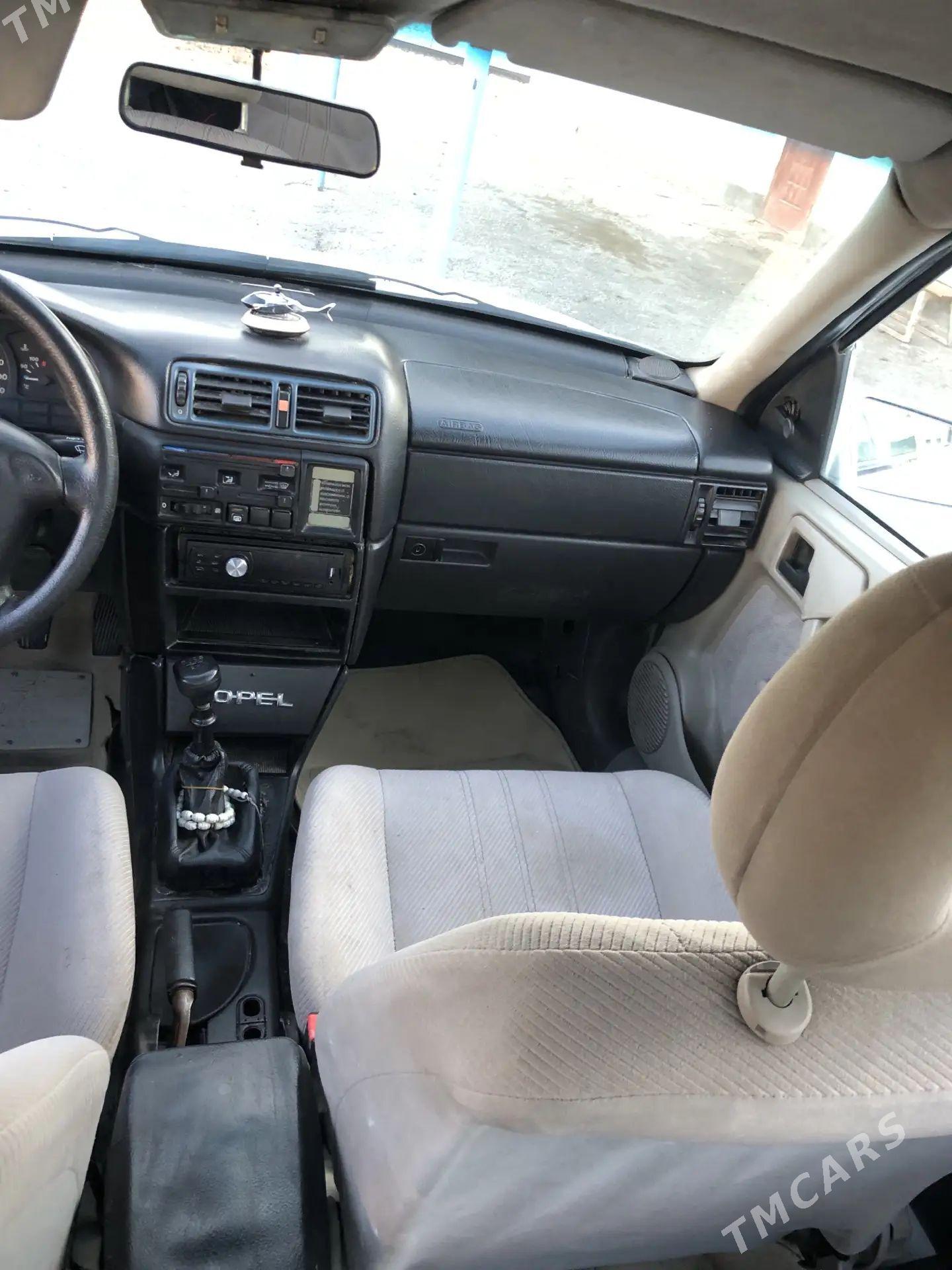 Opel Vectra 1994 - 39 000 TMT - Туркменбаши - img 1