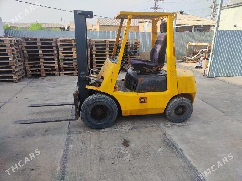Kara Forklift 2010 - 100 000 TMT - Векильбазар - img 1