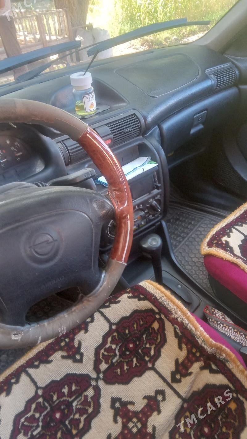 Opel Astra 1995 - 50 000 TMT - Gubadag - img 1
