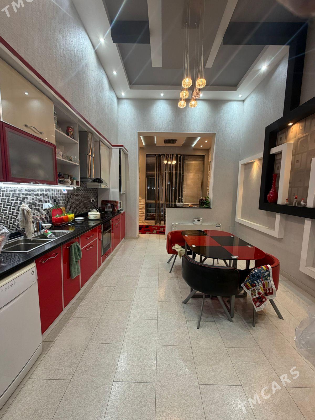 Elitka Podwoyskiy Balşeker - ул. Подвойского (Битарап Туркменистан шаёлы) - img 1