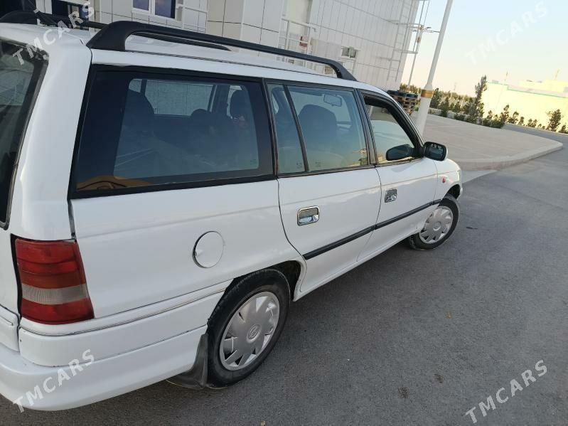 Opel Astra 1995 - 52 000 TMT - Бахарден - img 1