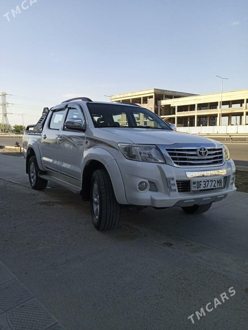 Toyota Hilux 2012 - 400 000 TMT - Мары - img 1