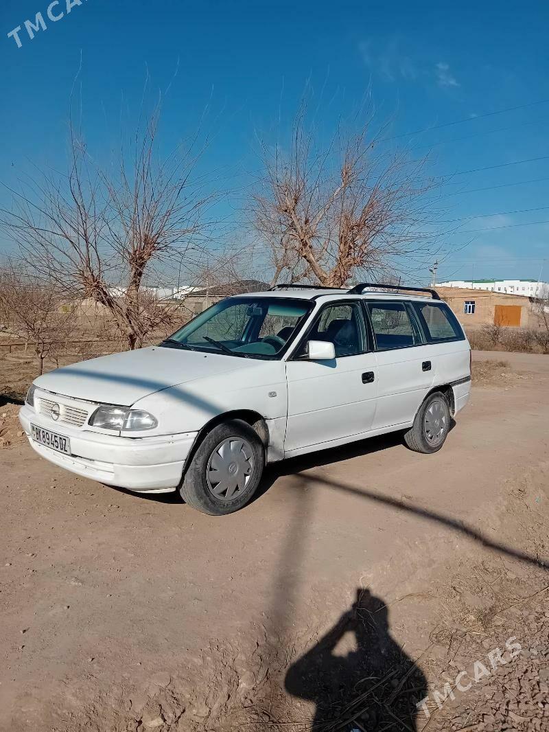 Opel Astra 1996 - 32 000 TMT - Шабатский этрап - img 1