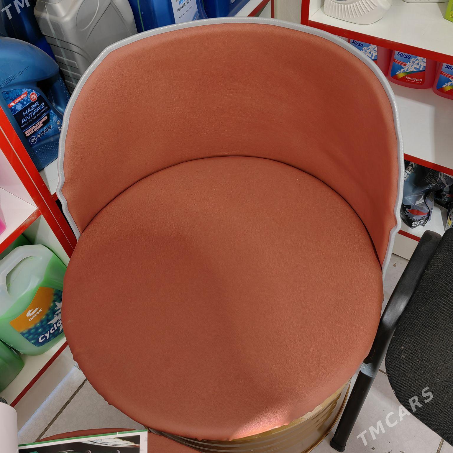 Stol stul bocka - Мир 4 - img 1